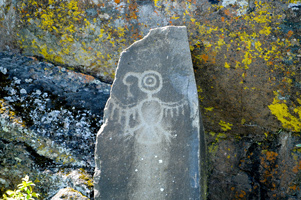 Petroglyphs at Horsethief Lake